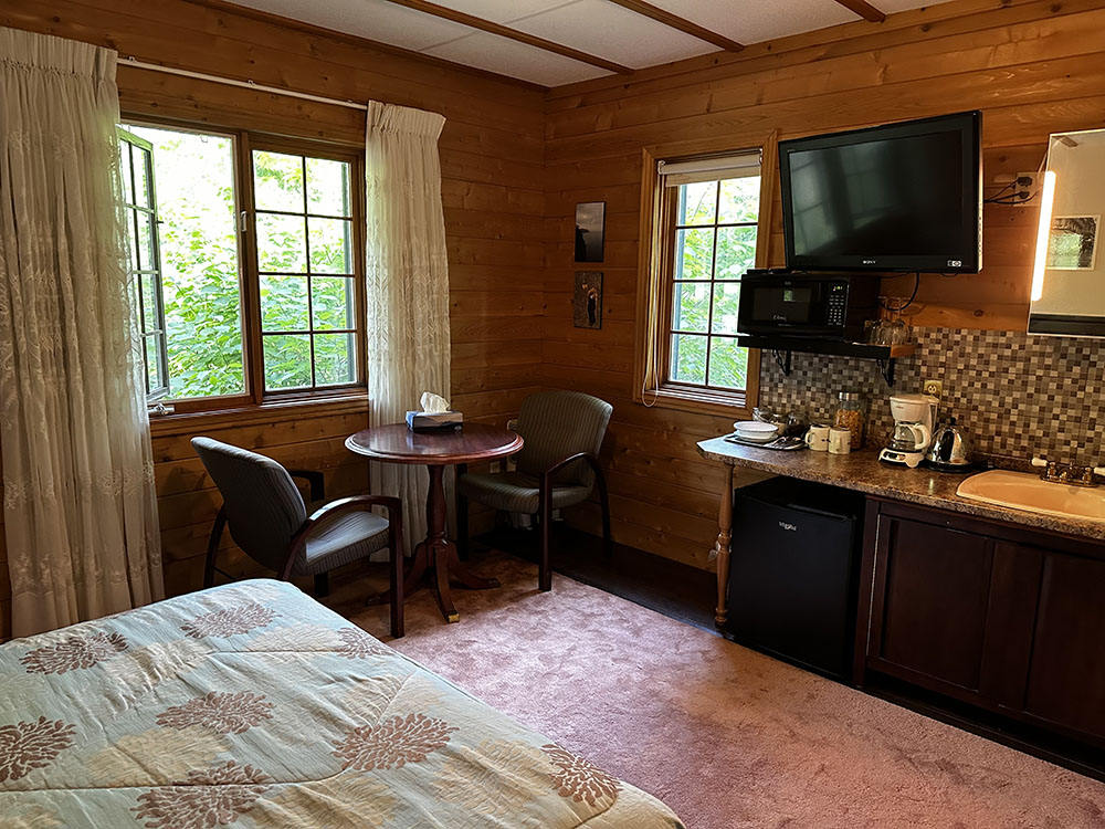 Cedarwood Lodge Outdoor Eating